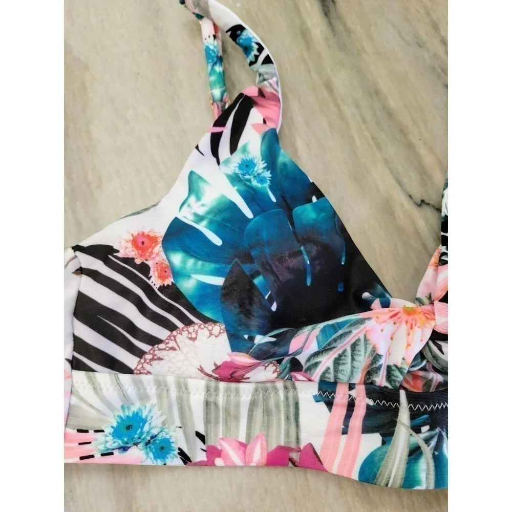 Raisins Haute Bloom Twist Front Bikini Top Large White